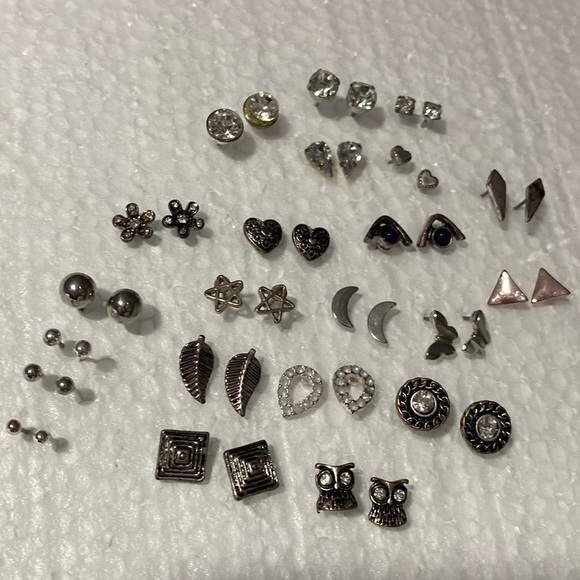 LOT SALE 48 Pairs of Earring One Price! - Picture 1 of 9